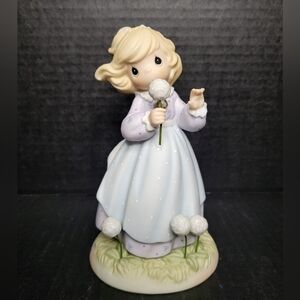 2001 Precious Moments Nearer To The Heart Of God #890731